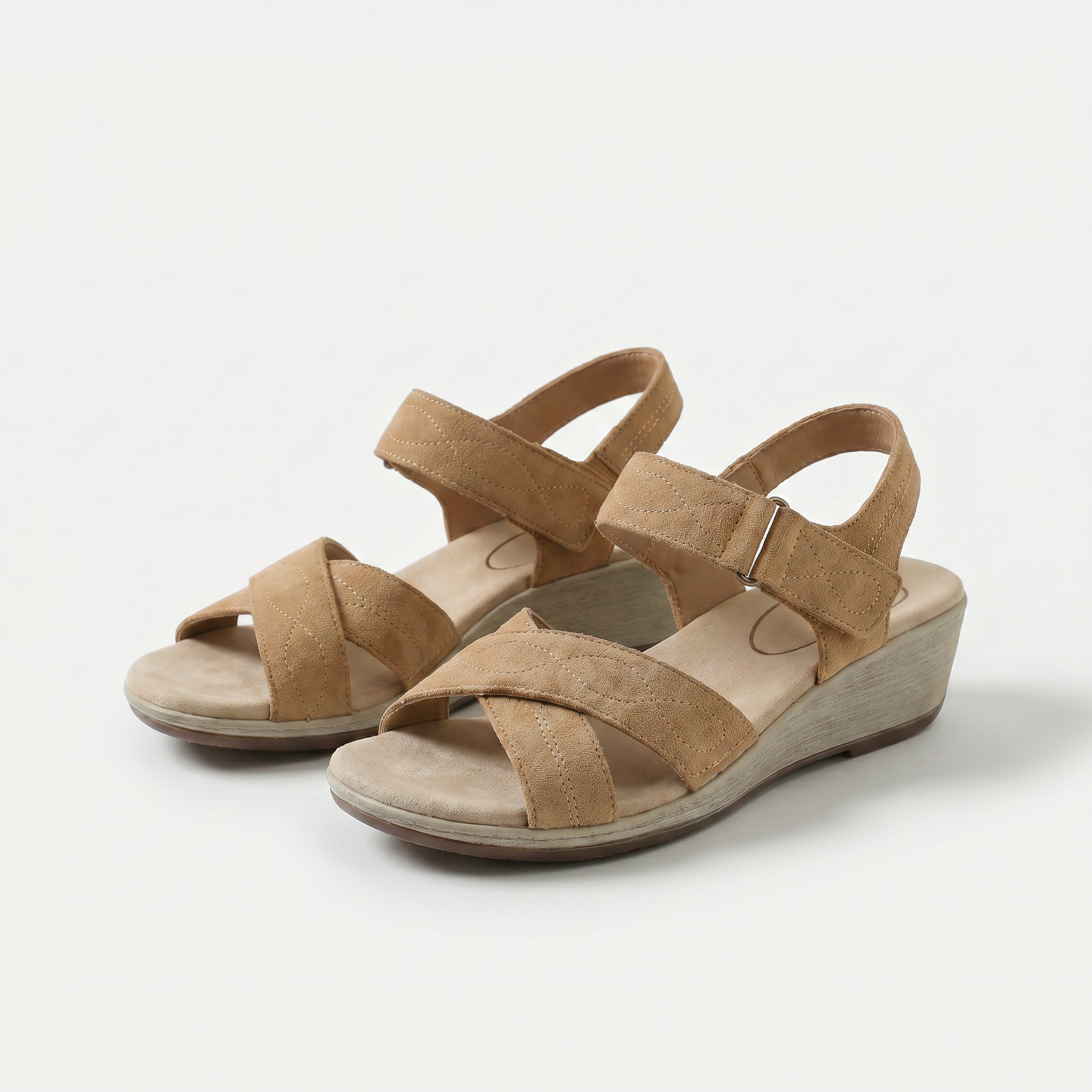 Holly – Meleg Elegancia Lágy Taupéban