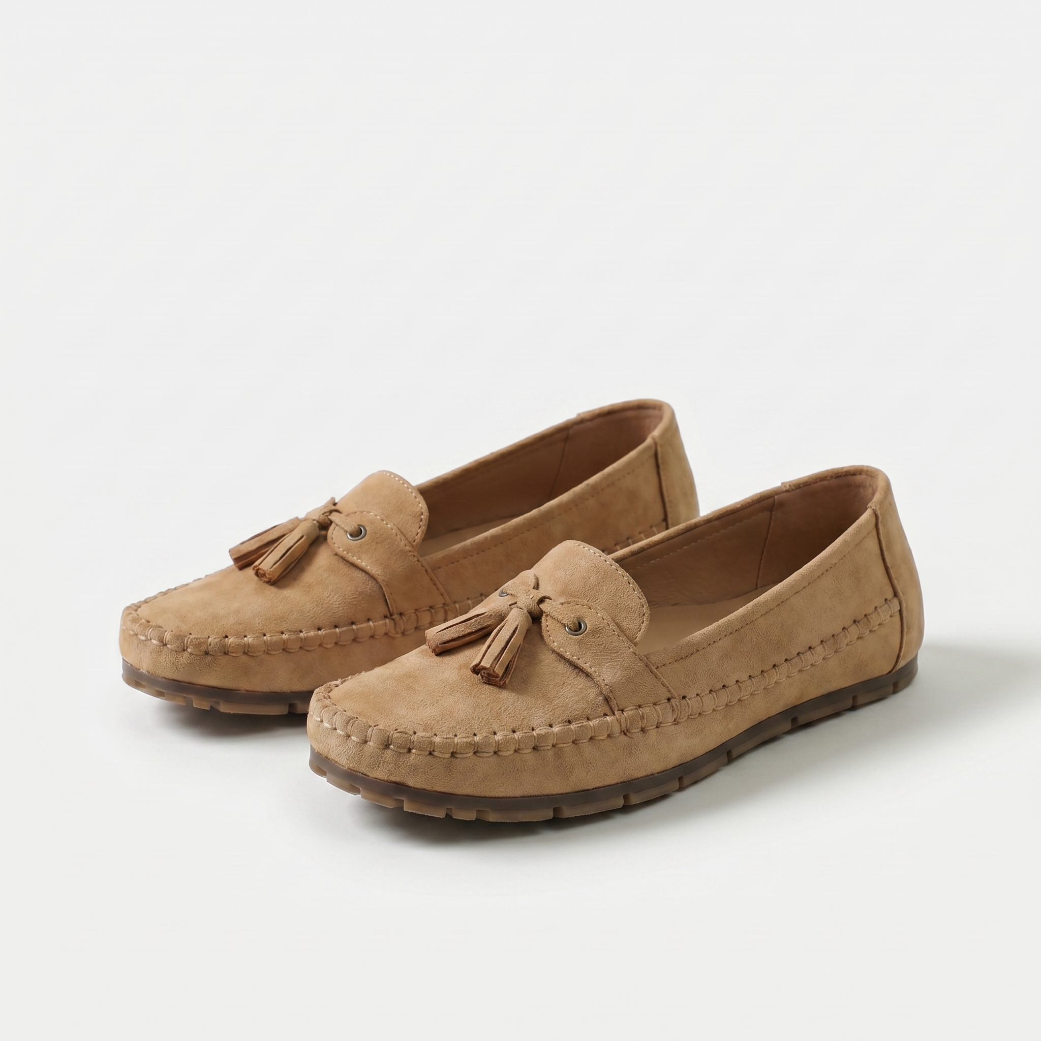 Nadine – Klasszikus Loafer Bojtdísszel
